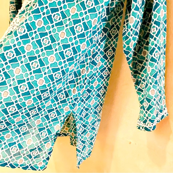 🪶3/$50 DOLMA Teal & White Mosaic Hand Embroidered L/S Blouse-L - Picture 6 of 16